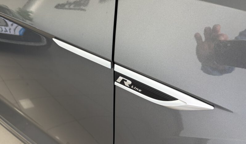 VOLKSWAGEN T-ROC    R-LINE